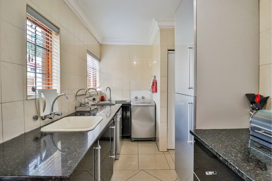 5 Bedroom Property for Sale in Birdwood Estate North West
